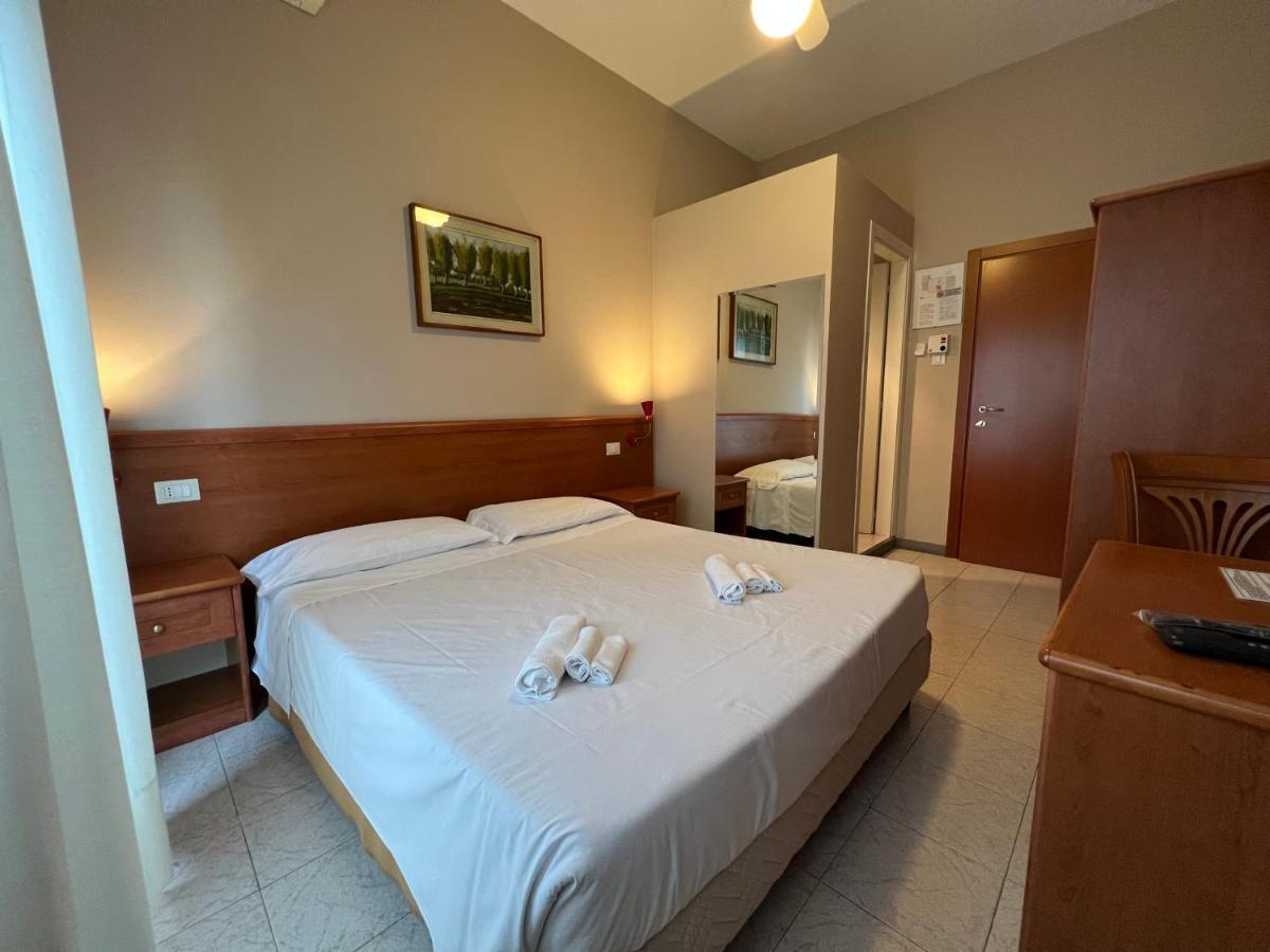 Hotel Adriatico Fosso Ghiaia Eksteriør billede