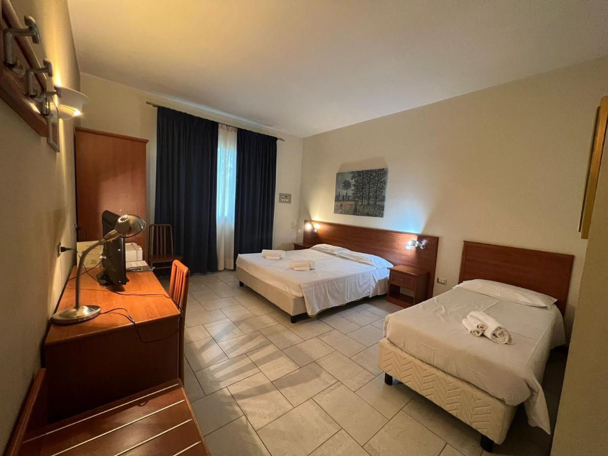 Hotel Adriatico Fosso Ghiaia Eksteriør billede
